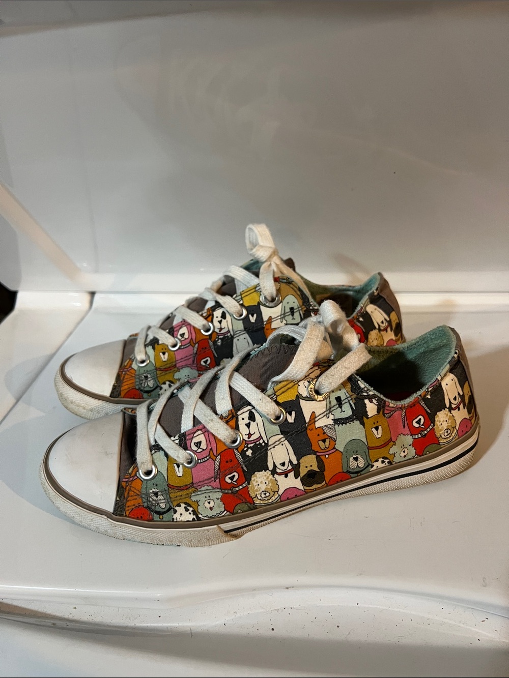 Women’s Utopia Dandy Dogs Multicolor Dog-Print Canvas Sneakers size 6.5